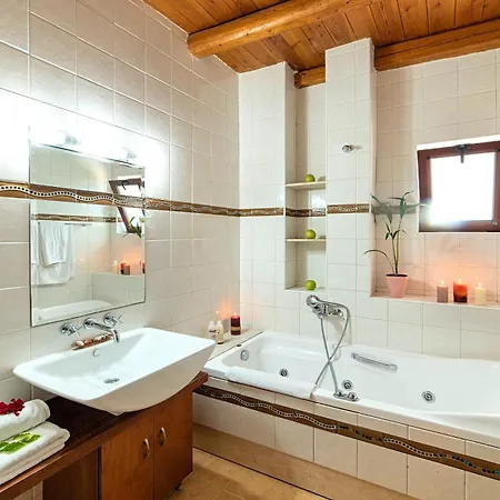 Holiday home Fuer 17 Personen In Chania, Kreta West Kreta *